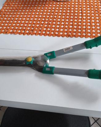 Cesoie Tagliasiepe 64cm Leva 18€ Verucchio