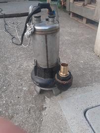 pompa acque reflue, nere, sporche