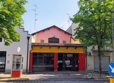 Locale commerciale negozio bar uffico