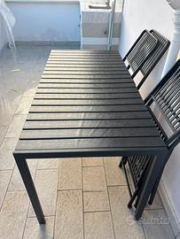 Tavolo da esterno in metallo