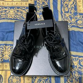 Versace Scarpe in Vernice Uomo 40