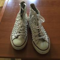 Converse con borchie