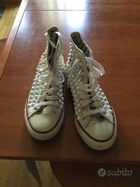 Converse con borchie
