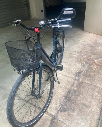Bicicletta  28,pedalata assistita elettrica
