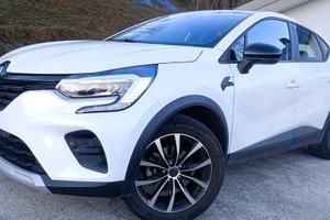 Captur 2023 cambio automatico ibrida