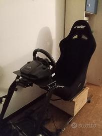 Simulatore PlayStation con volante,cambio e sedia.