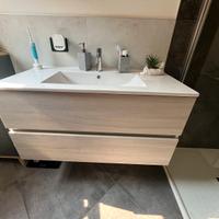 Mobile bagno sospeso