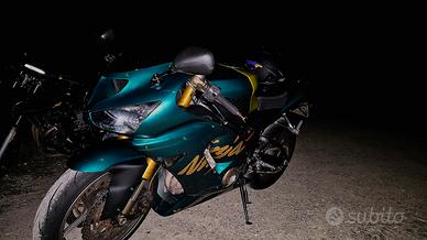 Kawasaki ninja zx6r 636