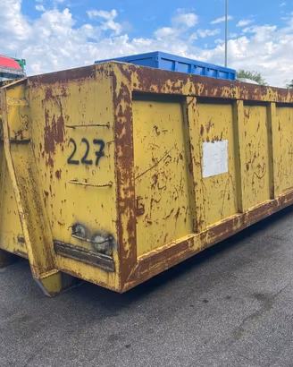 CONTAINER SCARRABILE USATO A CIELO APERTO