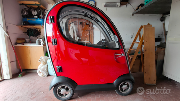 Carrozzina Scooter elettrico cabinato per anziani
 in vendita a Valsamoggia
