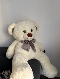 Orsetto gigante bianco