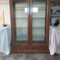 tavolo, sedie e vetrina le Fablier 