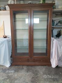 tavolo, sedie e vetrina le Fablier 