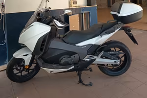 Honda integra 750