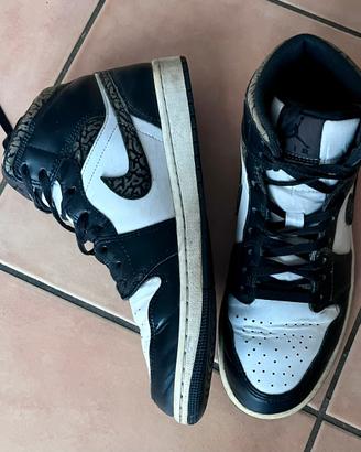 Air Jordan 1 Mid