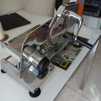 affettatrice manuale