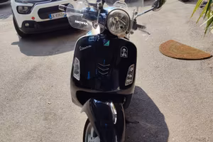 Vespa GTS super 125