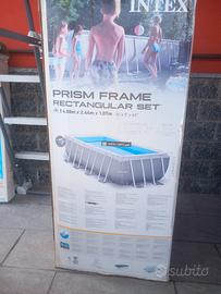Piscina per esterno con accessori