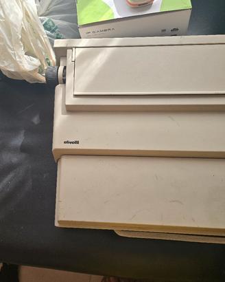 macchina da scrivere olivetti