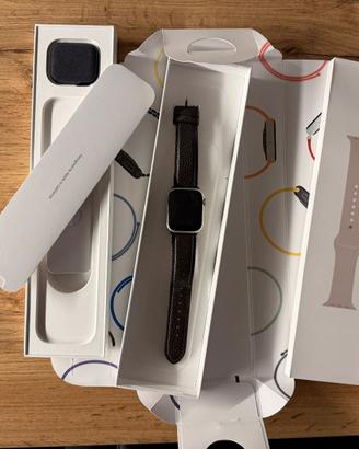 Apple Watch Series 7 Wi-Fi + Cellular – 41 mm