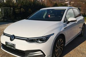 Volkswagen Golf 1.5 eTSI 150 CV R-Line