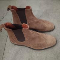 Scarpe da uomo tenute molto bene 