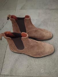 Scarpe da uomo tenute molto bene 