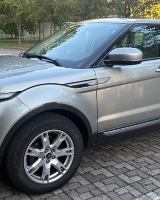LAND ROVER Range Rover Evoque 2.2 TD4 5p. Pure