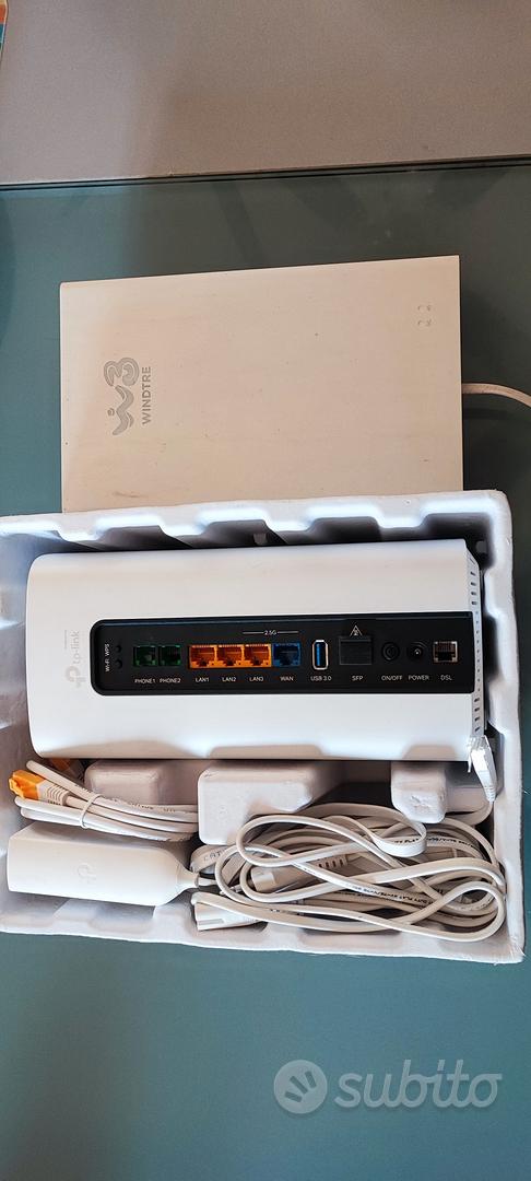modem router e antenna FWA 5 g Wind - Informatica In vendita a Siena