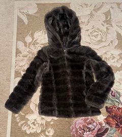 Giacca in pelliccia ecologica con cappuccio – supe