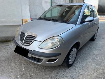 Lancia Ypsilon 1.3 75cv ok neopatentati