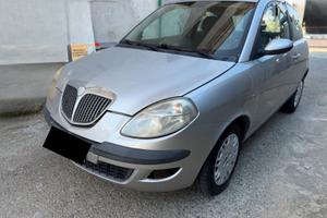 Lancia Ypsilon 1.3 75cv ok neopatentati