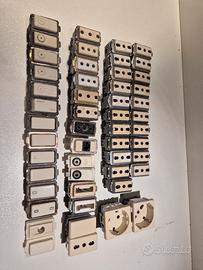 Frutti supporti e placche BTicino Magic