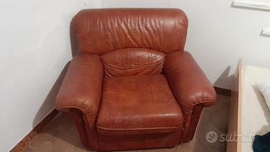 S.Antioco  Due poltrone pelle- anche  Consegna-