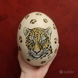 Uova di struzzo decorate/dipinte a mano