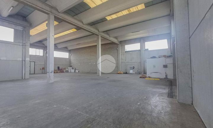 CAPANNONE A PONTIROLO NUOVO