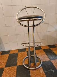 sgabello da bar in metallo cromato 