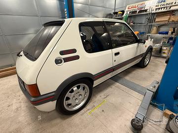 Splendita Peugeot 205 1.9 GTI