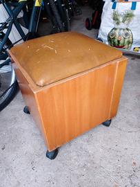 Tavolino per bambini e sgabello in legno 