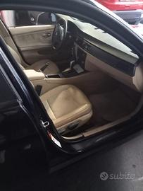 auto BMW modello 320, cilindrata 2000
