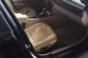 auto BMW modello 320, cilindrata 2000