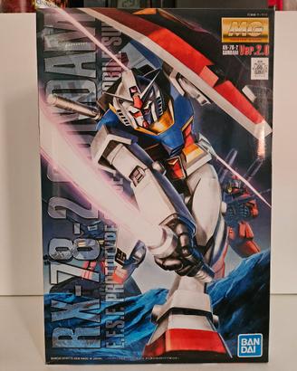 Bandai MG 1/100 RX-78-2 Gundam Ver. 2.0