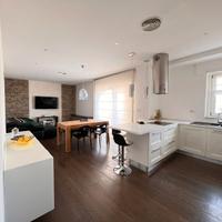 Ampio trilocale in Viale Umberto I, 128