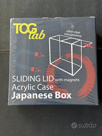 Acrylic case per box