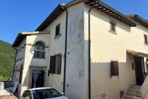 Appartamento di 87 m² con 3 locali a Sellano