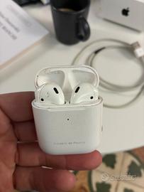 Apple AirPods 1 Generazione con custodia di ricari