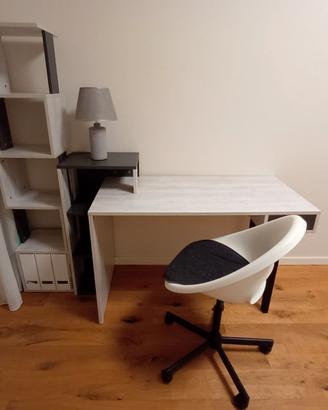 Scrivania+libreria+sedia