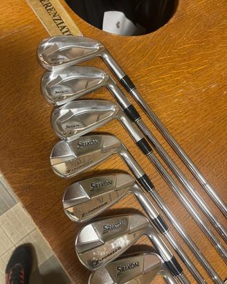 Materiale da golf