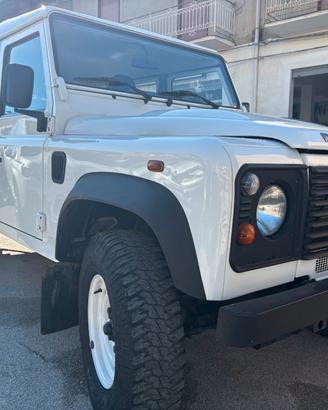 Land Rover Defender 130 2.2 TD4 Chassis Cab E