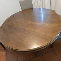 Tavolo rotondo in legno allungabile